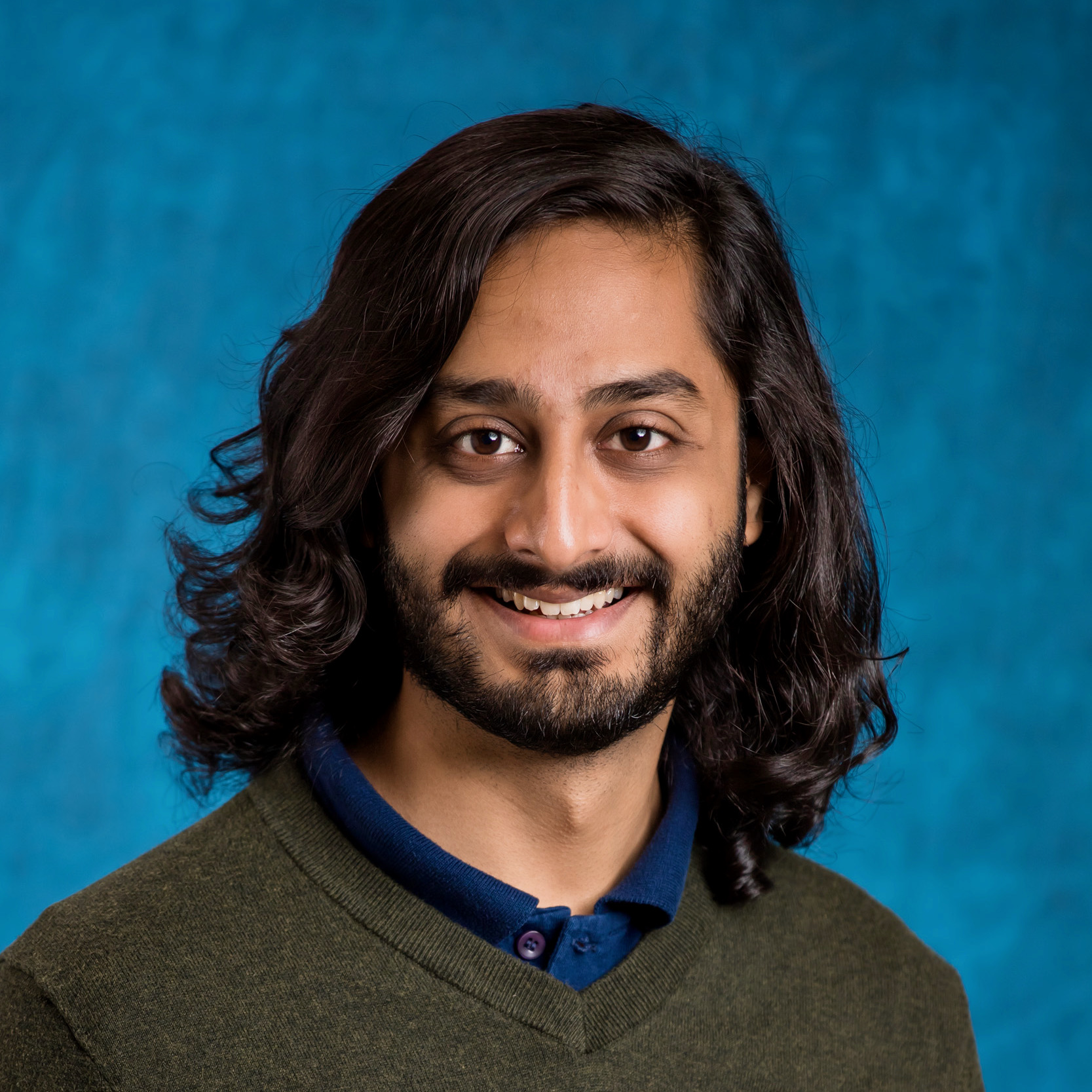 Nayyer Raza headshot